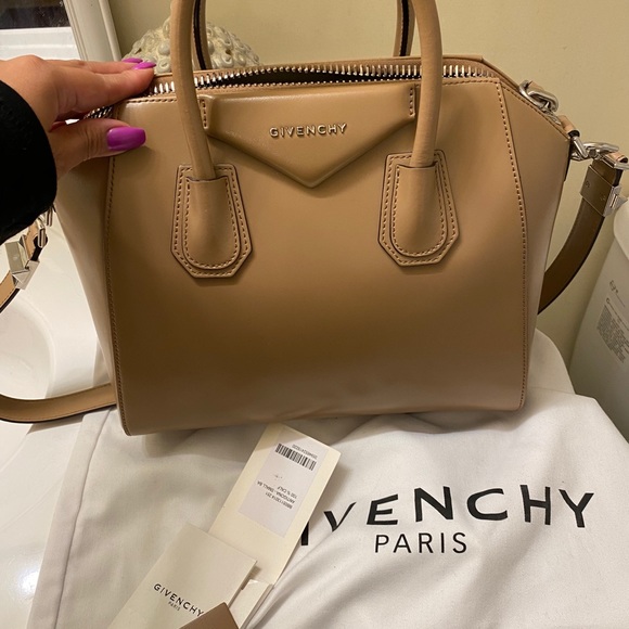 Givenchy Beige Small Antigona - Picture 2 of 13